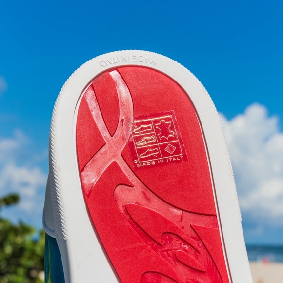 Christian Louboutin Louis junior spike vinyl low trainers - Picture 3 of 10